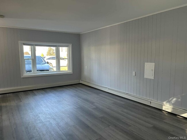 Building Photo - 344 Van Buren St