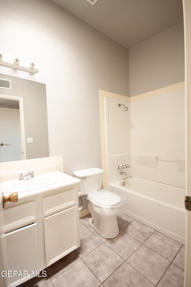 Foto del edificio - 8153 St Andrew Ln