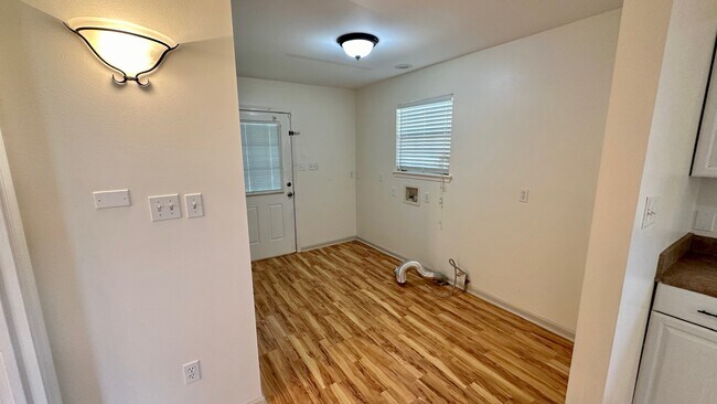 Foto del edificio - 413 Trist Pl