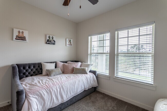 2HAB, 2BA- 1,052pies cuadrados - The Ranch at West End