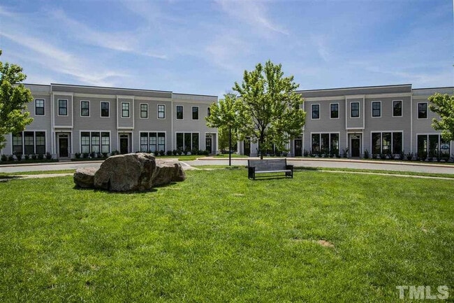 Building Photo - Room in Townhome on Philip's Square