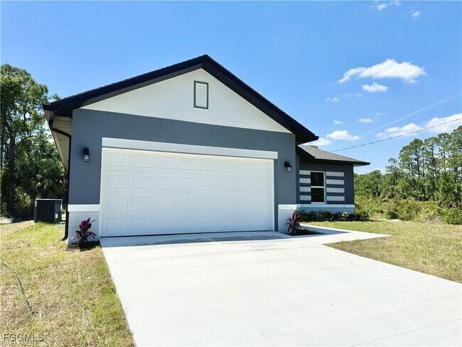 Building Photo - 236 Nautilus Ave S