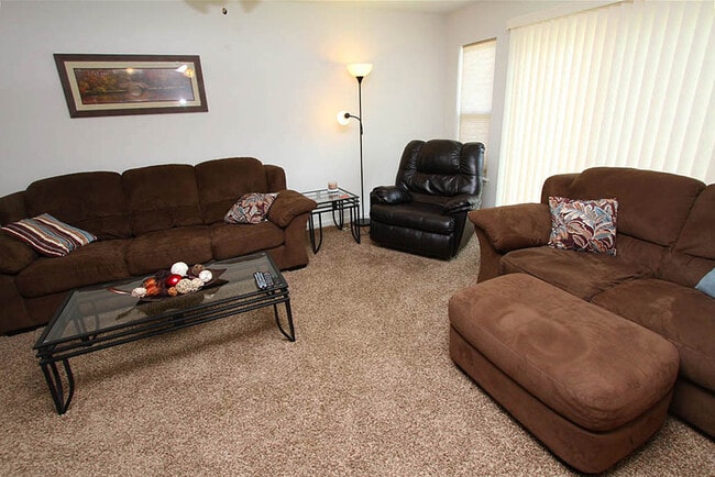 Building Photo - 2 Livery Way