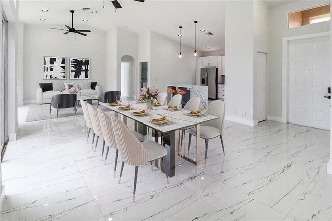 Foto del edificio - 5824 NW 120th Ave