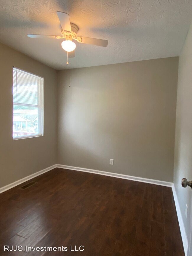 Building Photo - 3 br, 1 bath House - 231 Carlisle Avenue