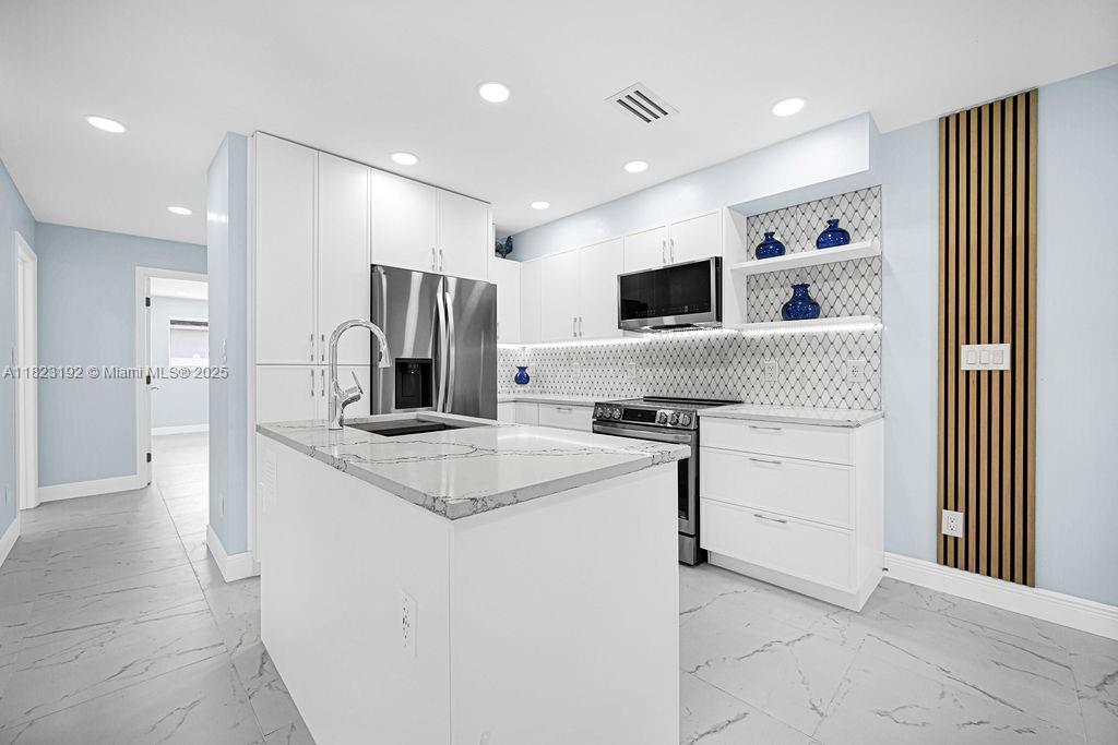 Foto principal - 2466 Taylor St