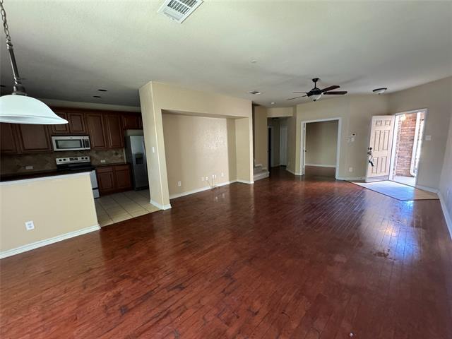 Building Photo - 5932 Clearwater Dr