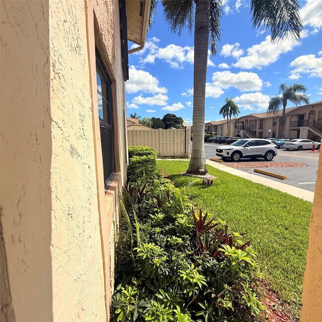 Foto del edificio - 9466 Boca Cove Cir