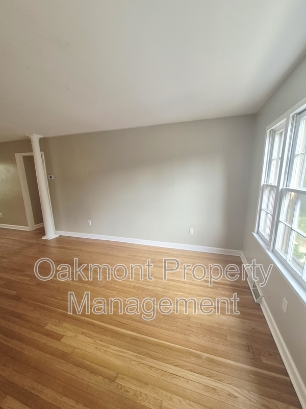 Building Photo - 2404 Barracks Ct