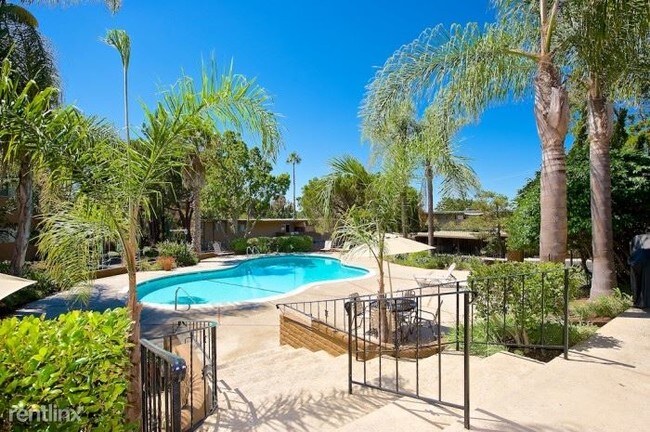 Foto del edificio - 2 br, 2 bath Apartment - 1100 Meadow Lake Dr