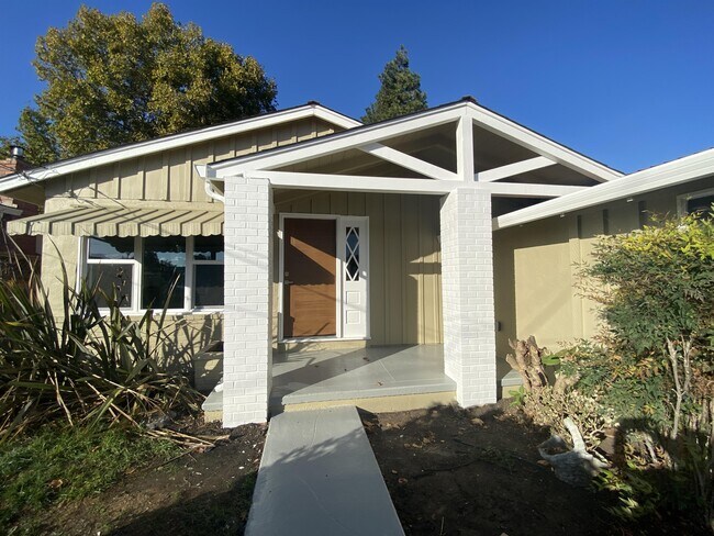 Foto del edificio - 1551 Kavanaugh Dr