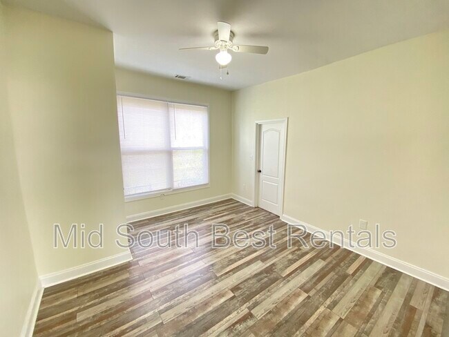 Building Photo - 994 N 7th St