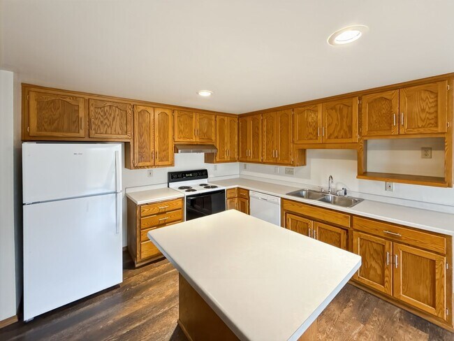 Foto del edificio - 3 Bed 2.5 Bath Executive Duplex in DePere