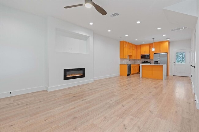 Building Photo - 124 S Mockingbird Cir