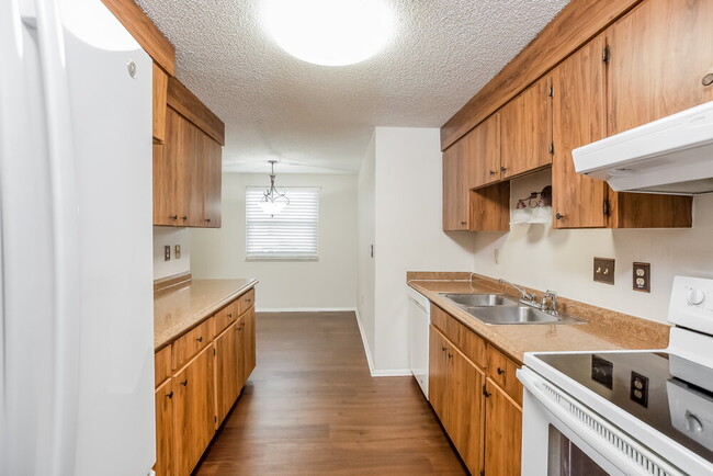 Building Photo - 6205 37th Ave W