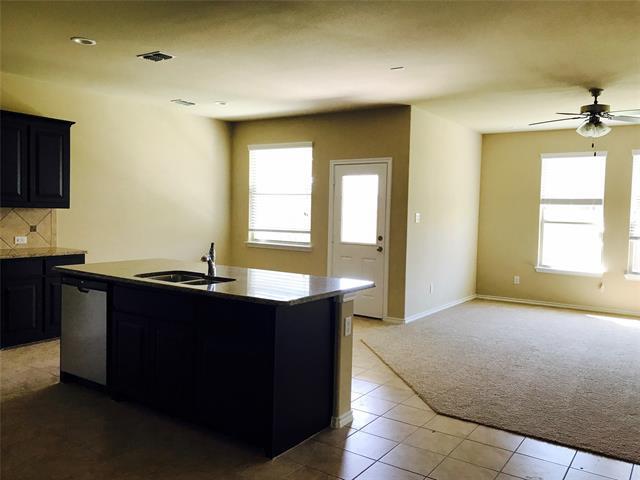Building Photo - 305 Red Fox Ln