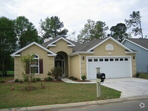 Building Photo - 348 Vesta Dr
