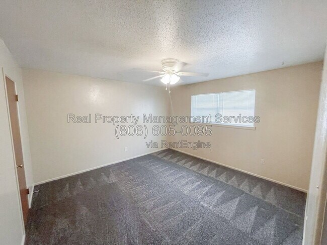 Foto del edificio - 3406 70th Dr