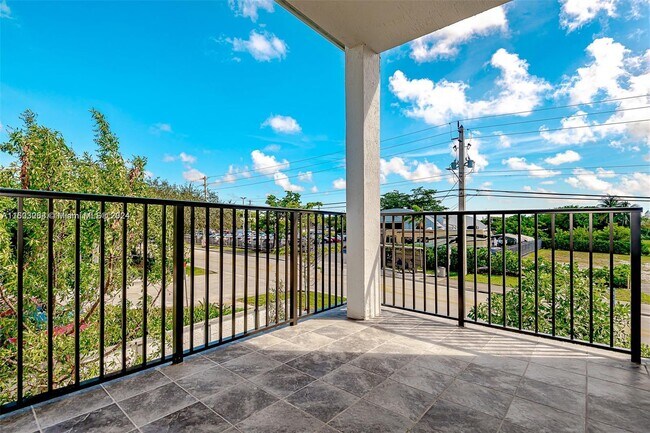 Foto del edificio - 1307 NW 27th Ave