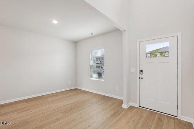 Foto del edificio - 693 White Birch Ln