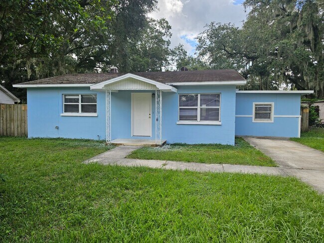 Foto del edificio - Charming 3-Bedroom, 2-Bath Home with Bonus...