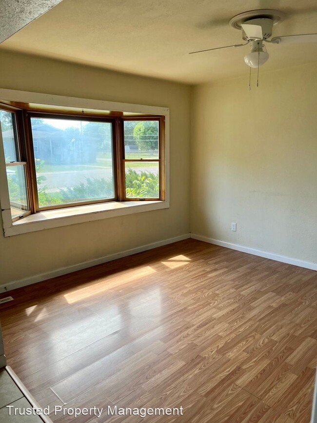 Building Photo - 3 br, 1 bath House - 345 South Park Street