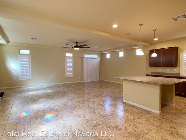 Building Photo - 4 br, 2.5 bath House - 8139 S Sorrel St