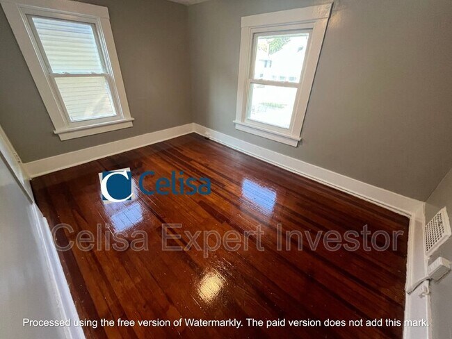 Foto del edificio - 3725 S Harrison St