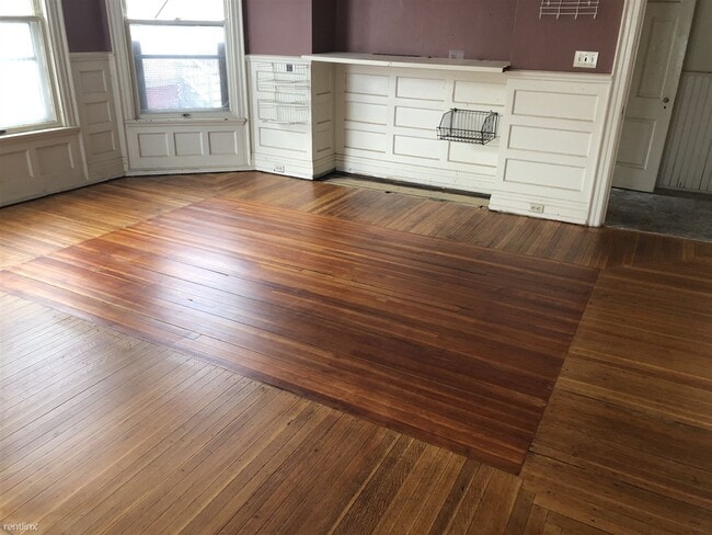 Building Photo - 1 br, 1 bath Apartment - Ashland Properties