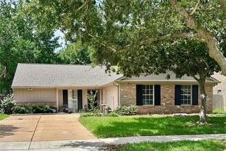Building Photo - 3418 Green Fields Dr