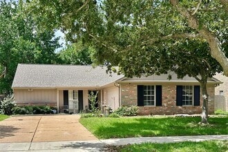 Building Photo - 3418 Green Fields Dr