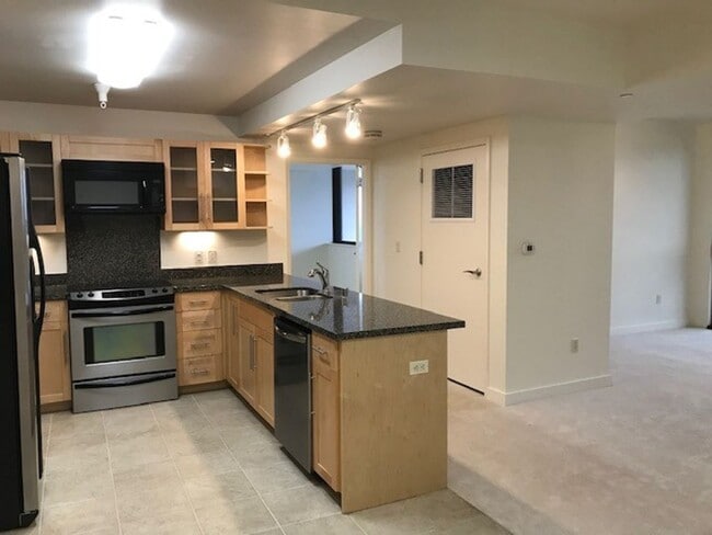 Photo - $2,950- 2 BR/1 Bath/1 Parking - Partly Fur... Apartment