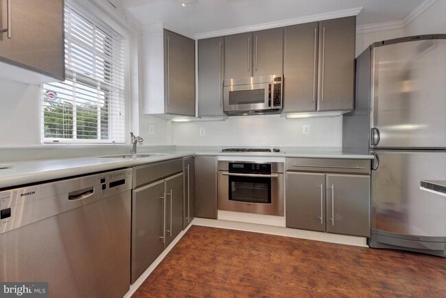 Building Photo - 1356 27th St NW