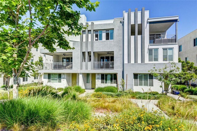 Foto principal - 739 Beacon
