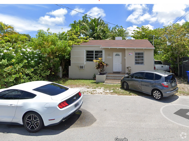 Building Photo - 630 NE 83rd Ter
