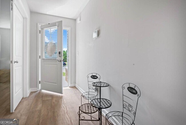 Building Photo - 195 Goodall Woods Dr