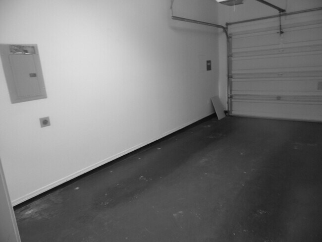 Building Photo - 7530 E Earll Dr