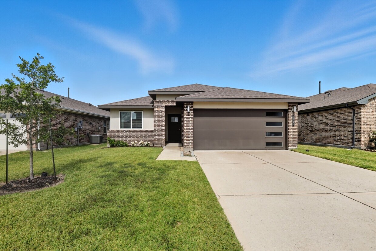 Foto principal - 7514 Rainham Valley Ln