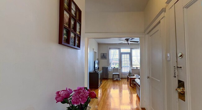 Foto del edificio - 29 Mount Hood Rd