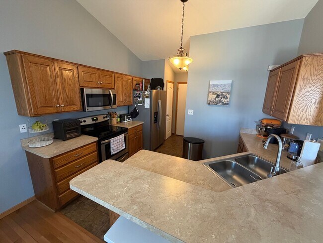 Building Photo - Italian Estates Property Management