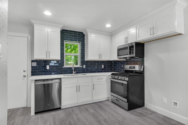 Building Photo - 110 Prune St