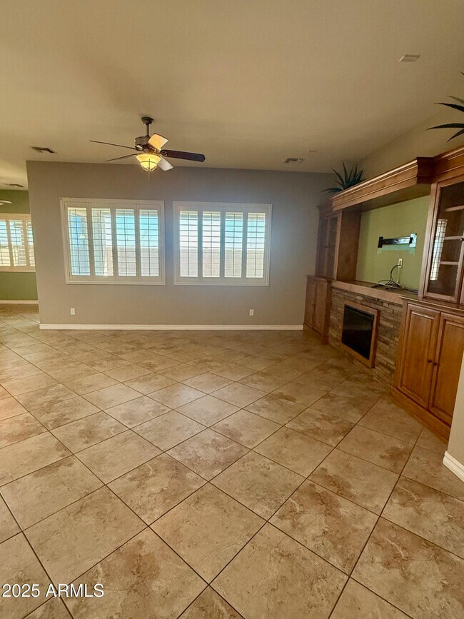 Foto del edificio - 5703 S Parkcrest St