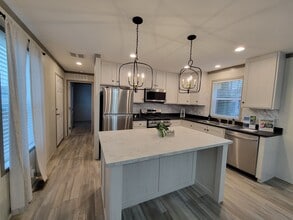 Building Photo - 9618 Seaway Dr