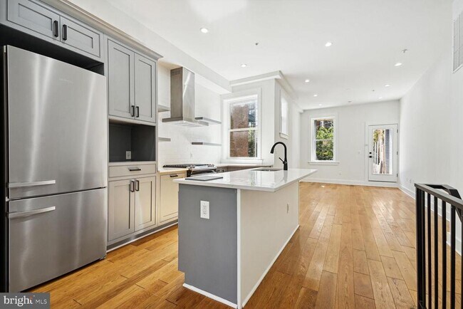 Foto del edificio - 1468 Newton St NW