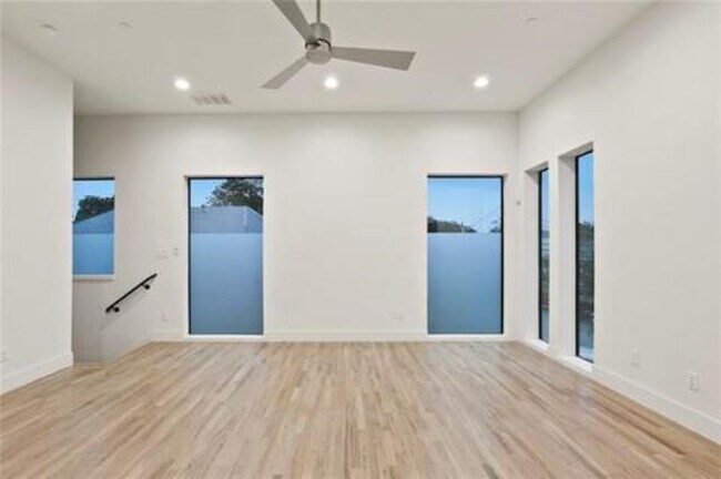 Foto del edificio - 4515 Cabell Dr
