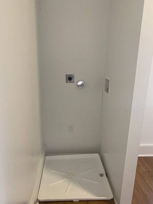 Foto del edificio - 1 Bedroom, Laundry Hookups, York City SD