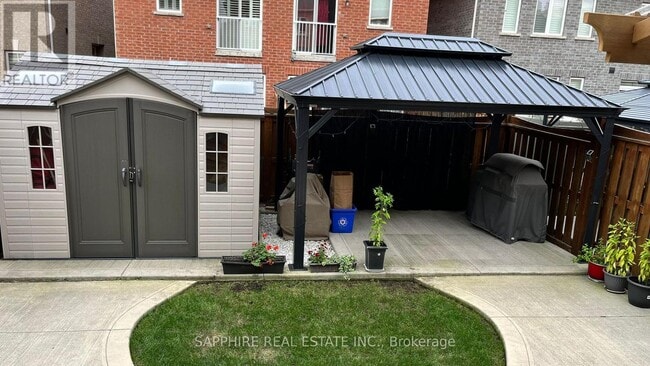 Building Photo - 60 Nahani Way