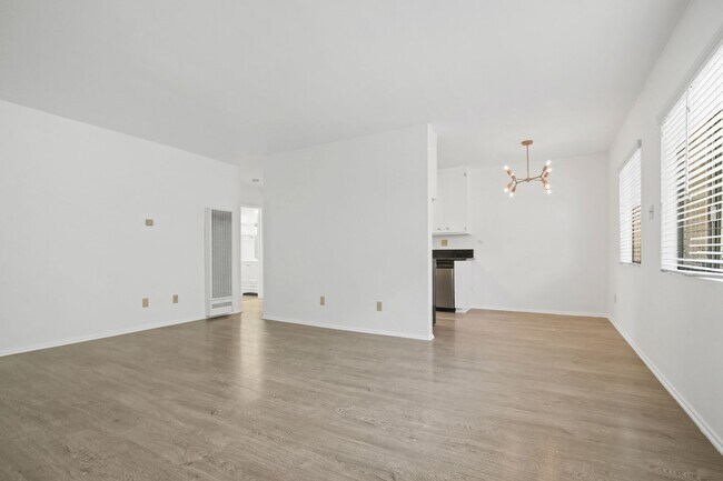 Foto del edificio - 1449 Princeton St