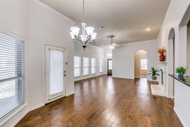 Building Photo - 1802 Sanderlain Ln