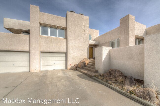 Building Photo - 3 br, 2.5 bath House - 1030 Red Oaks Loop NE